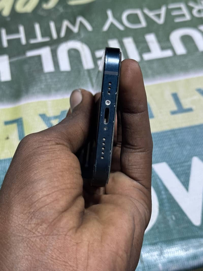 Apple iPhone 14 3