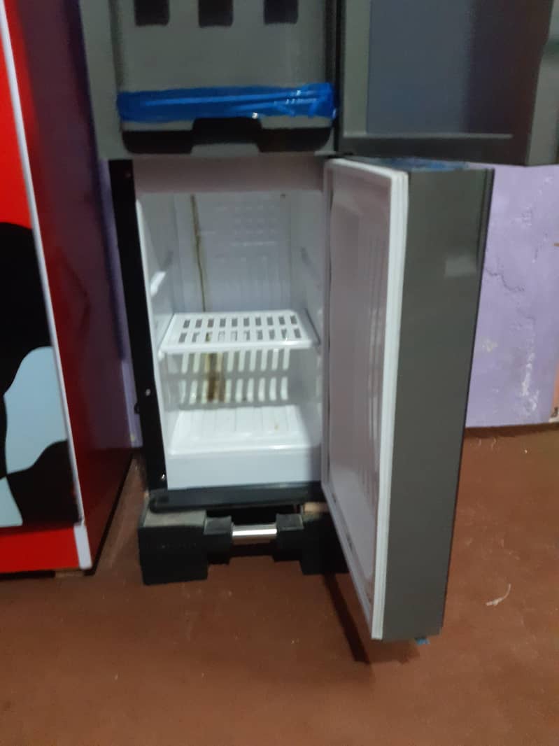 dispenser 2