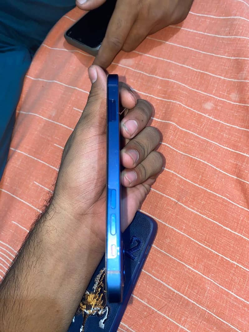 Apple iPhone 12 5