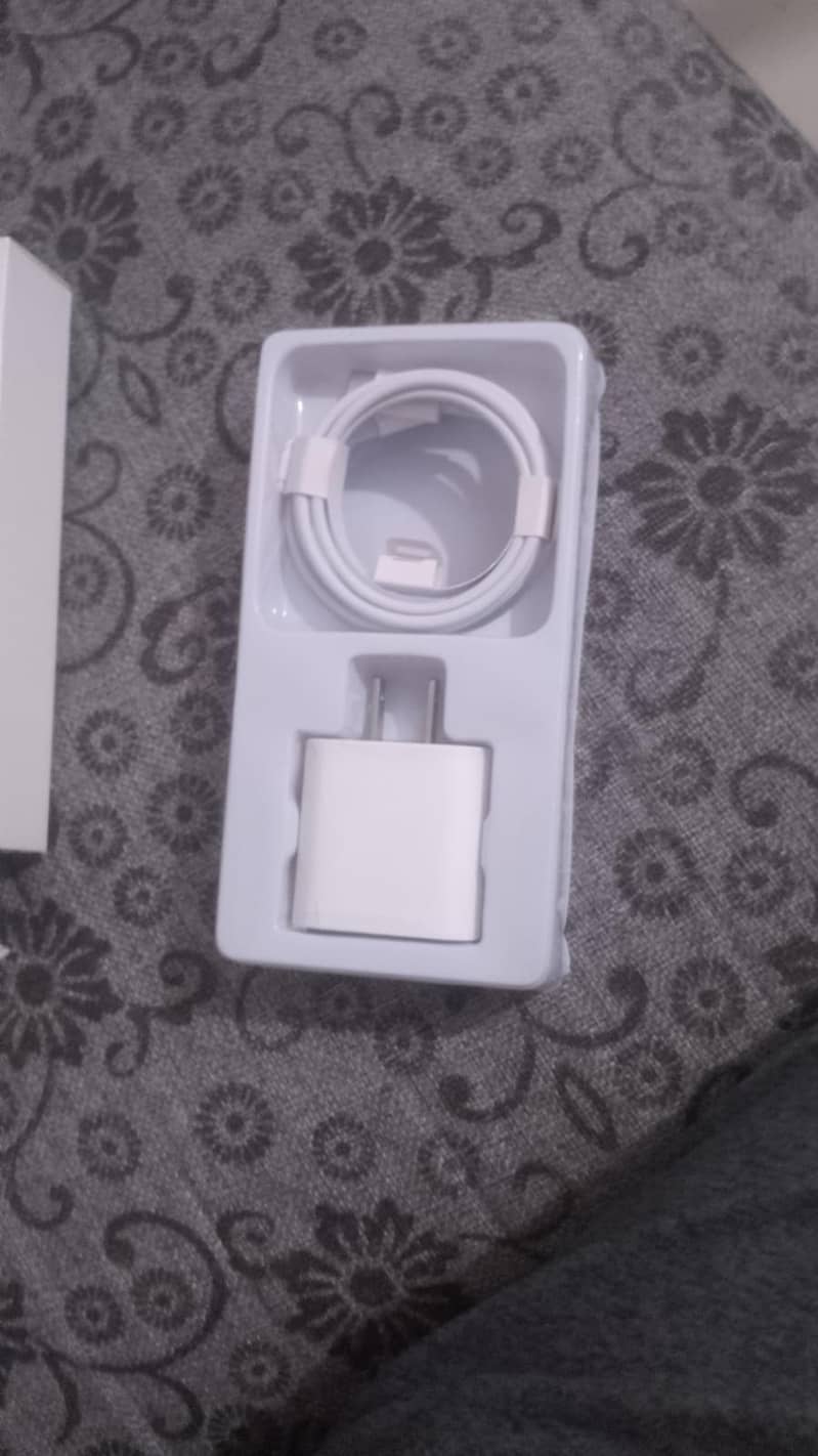 Apple iPhone 12 6