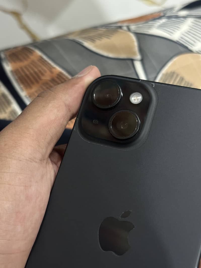 Apple iPhone 15 2