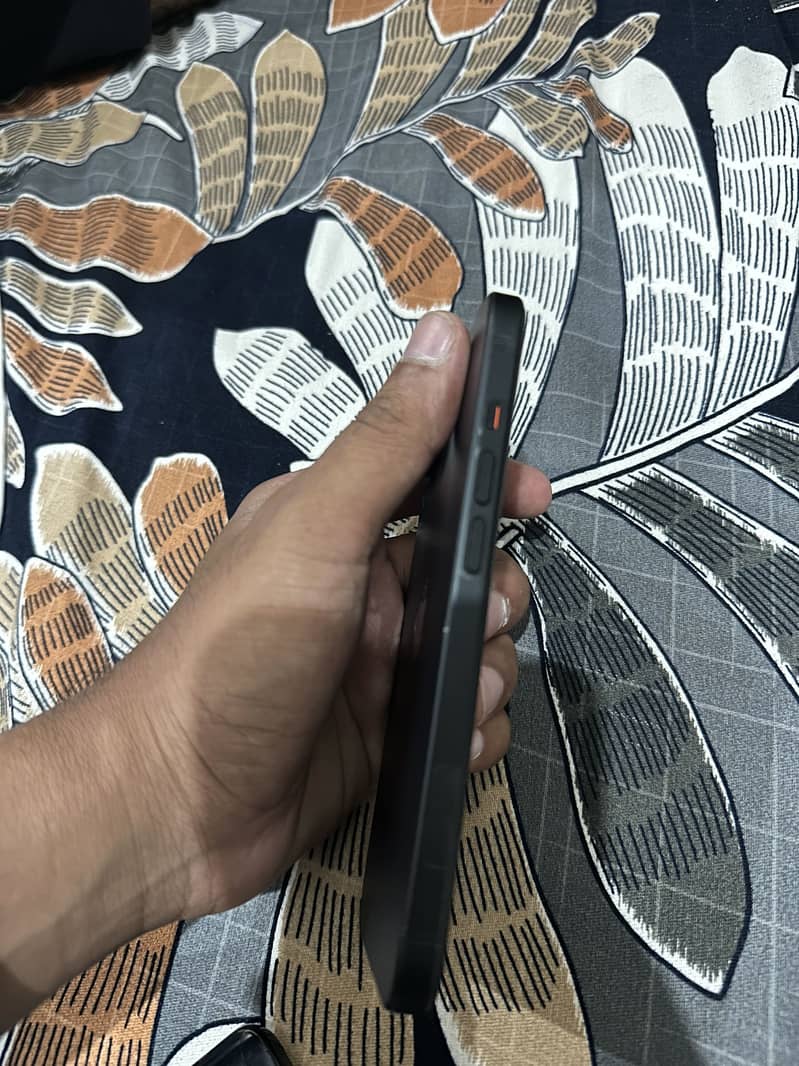 Apple iPhone 15 3