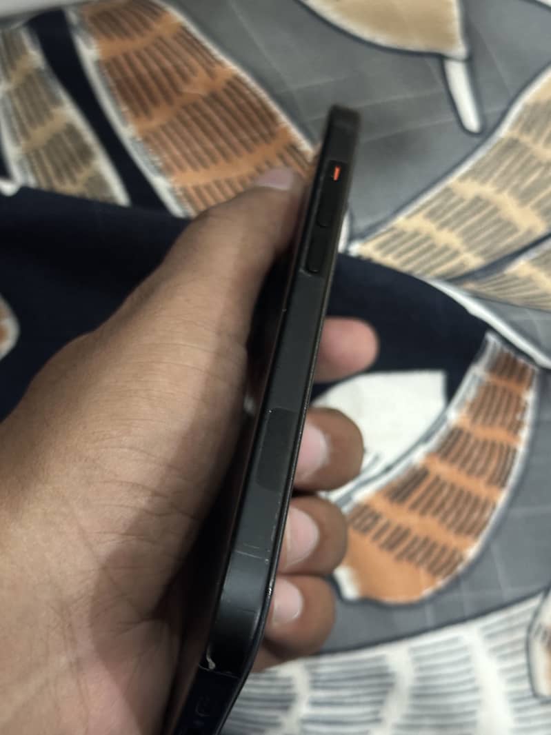 Apple iPhone 15 6