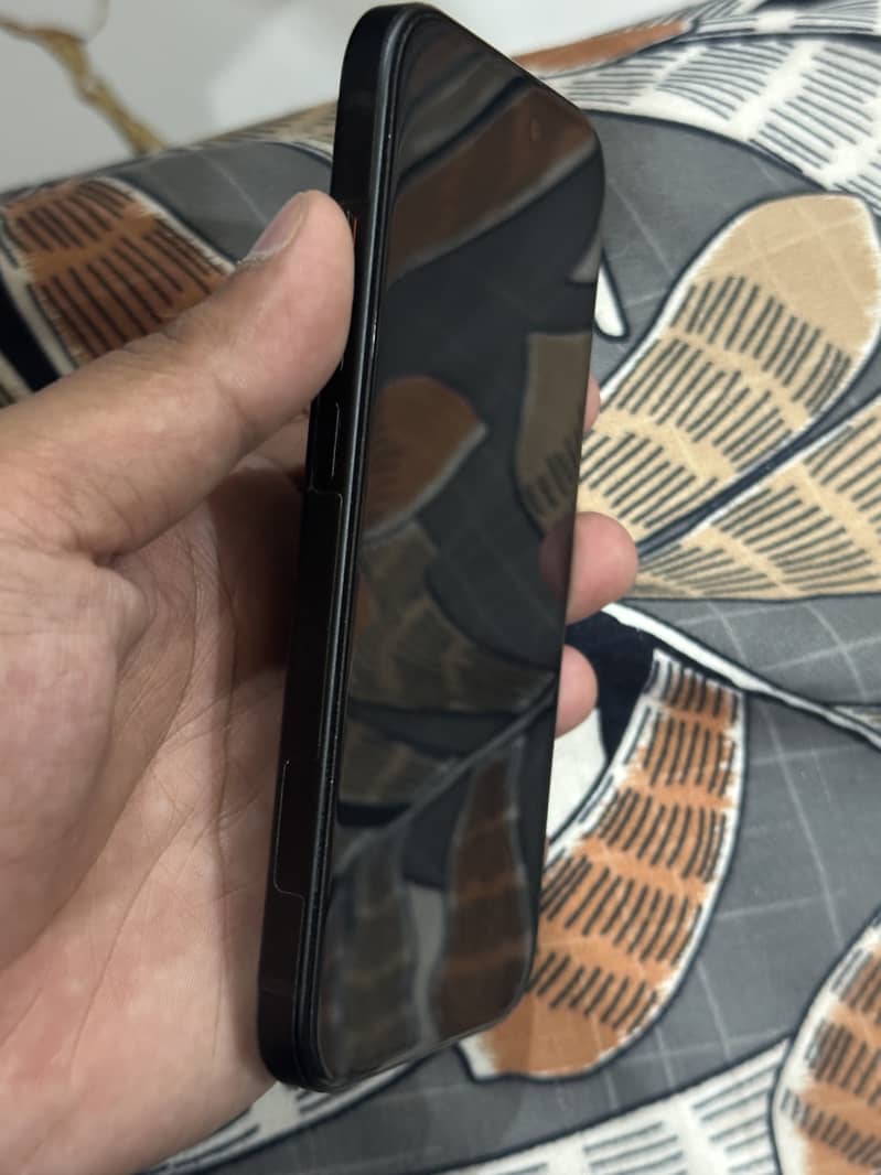 Apple iPhone 15 7