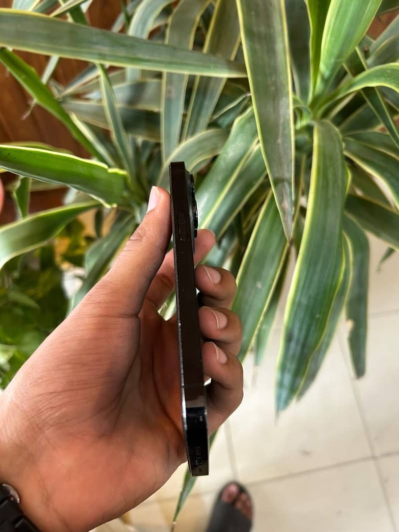 Apple iPhone 14 Pro 4