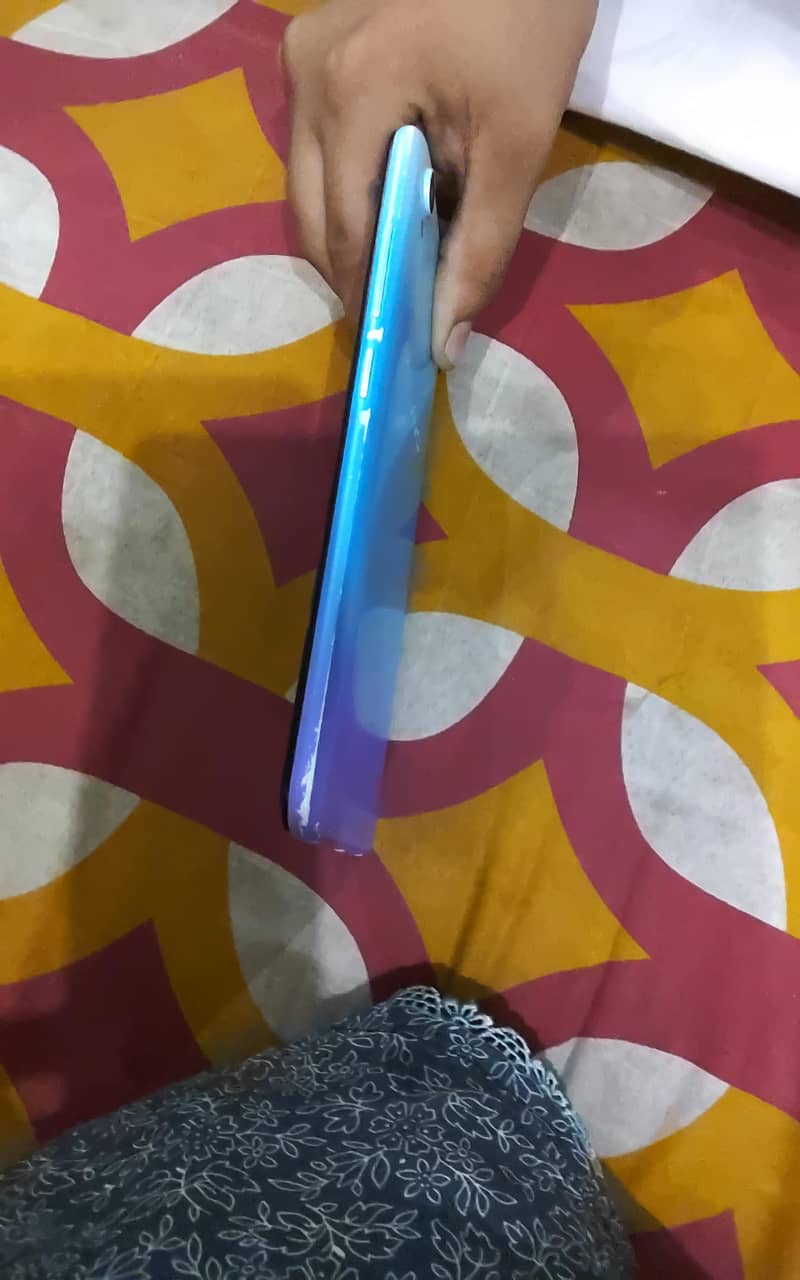 Vivo V21 3