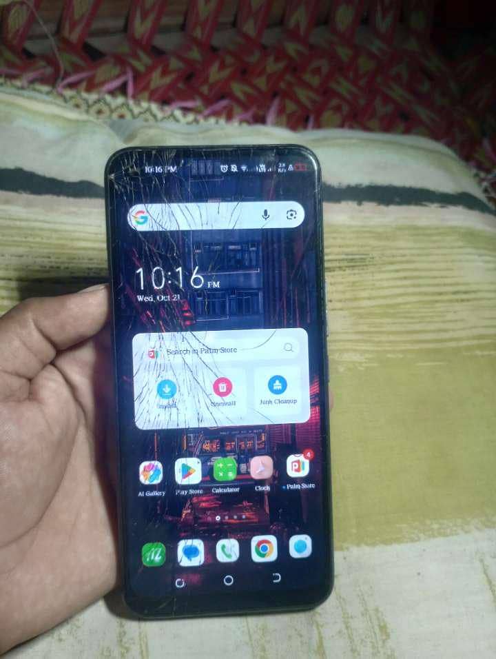 Tecno Spark 7 Pro 0