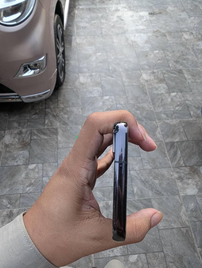 Samsung Mobile S22 Plus 6