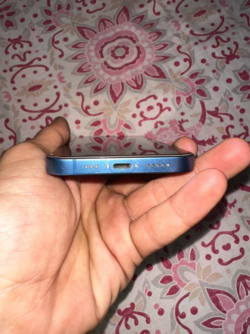 Apple iPhone 13 3