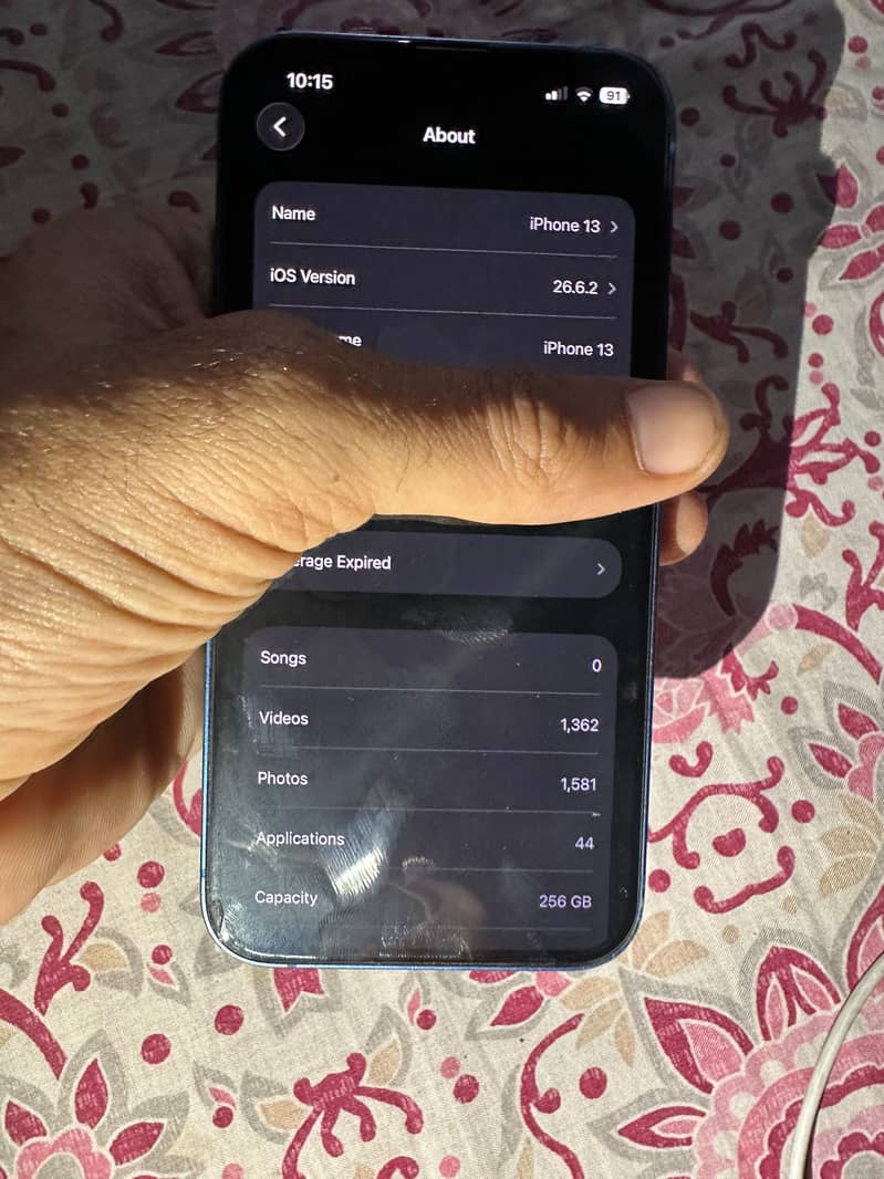 Apple iPhone 13 4