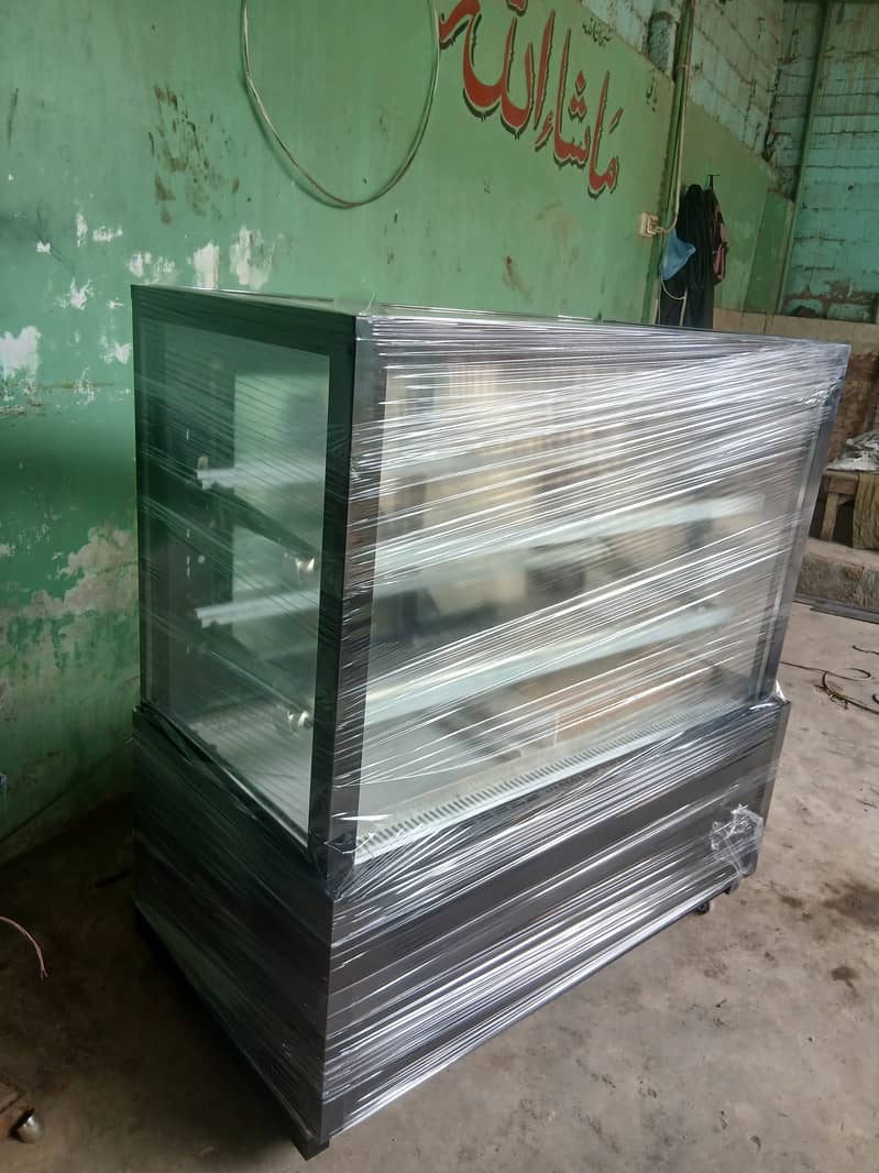 Bakery cake fridge . . . . 1