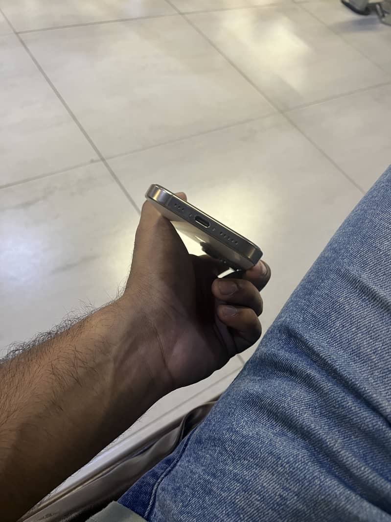 Apple iPhone 16 Pro 95% 1