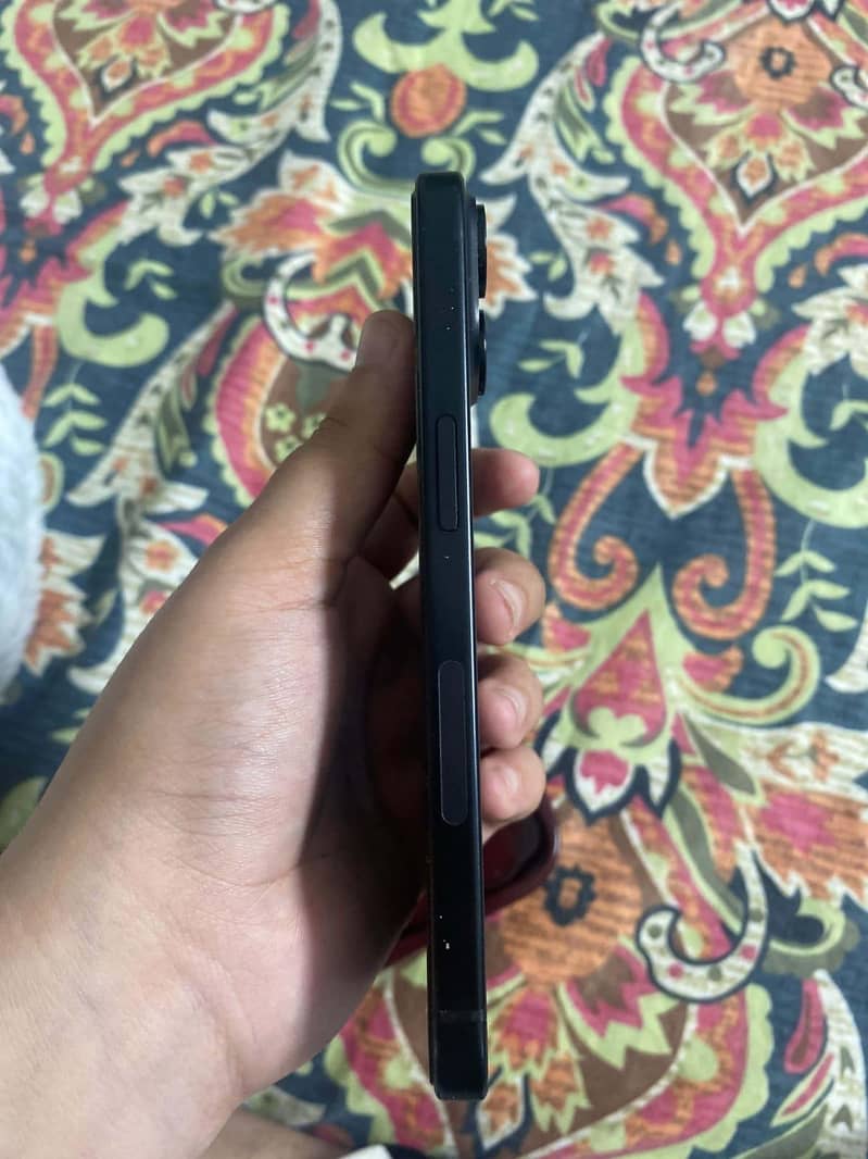 Apple iPhone 15 2
