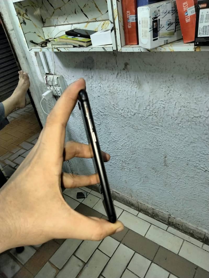 Apple iPhone 8 16