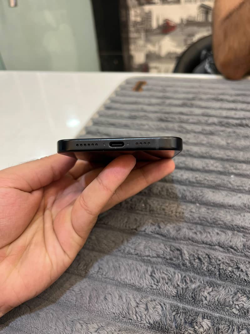 Apple iPhone 15 plus 3