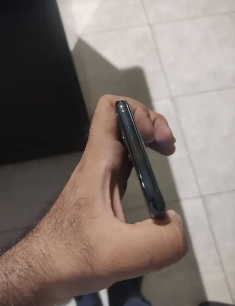 Apple iPhone 11 Pro Max 1