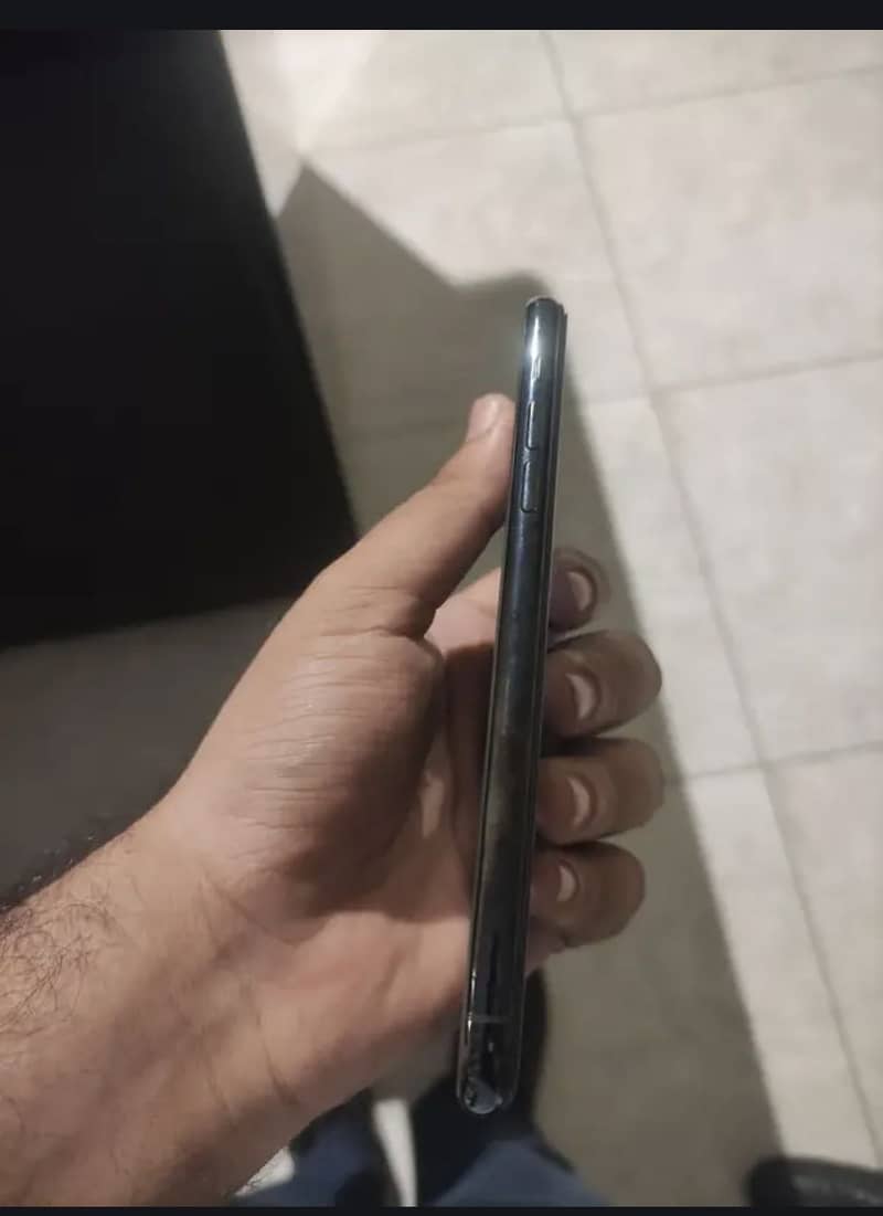 Apple iPhone 11 Pro Max 7