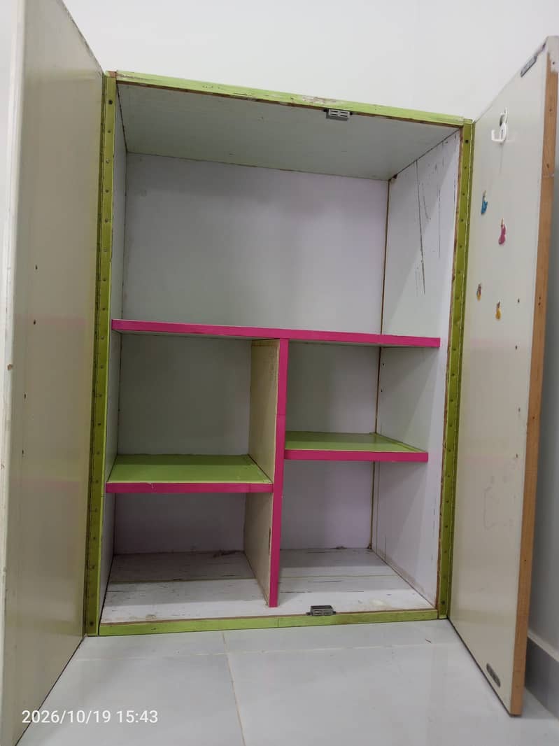 Wardrobe ____ کپڑوں والی الماریا 2