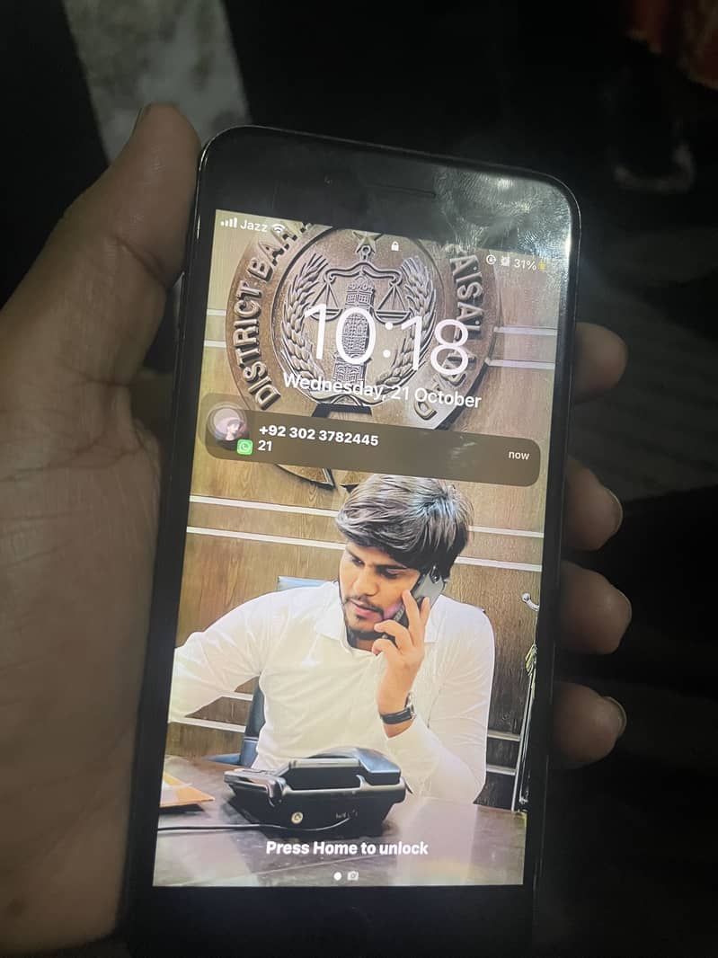 Apple iPhone 7 Plus 0