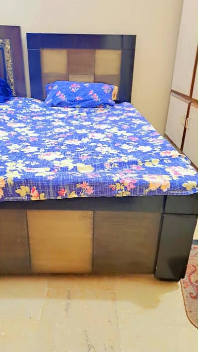 Single bed for sale