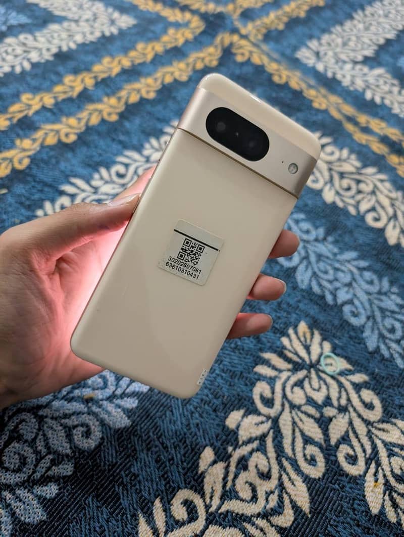 Google Pixel 8 4
