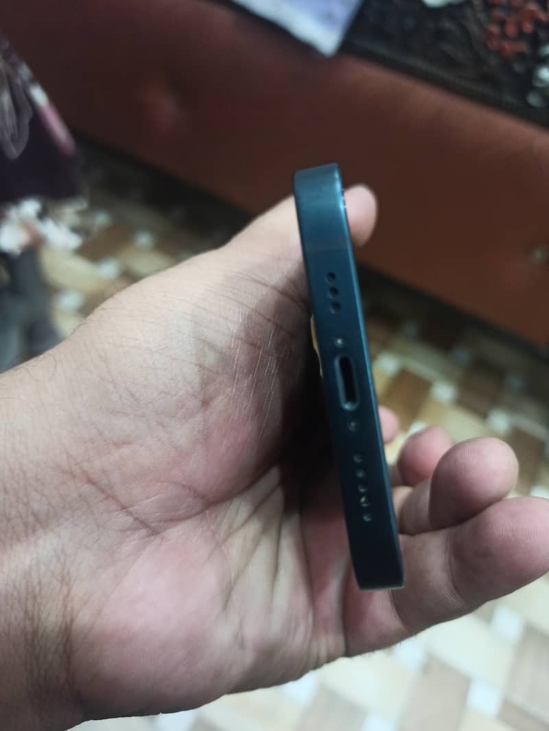 Apple iPhone 13 1