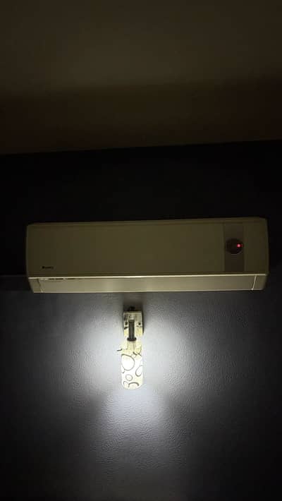 Gree 1 Ton Split AC Non-Inverter – Complete Unit – Urgent Sale