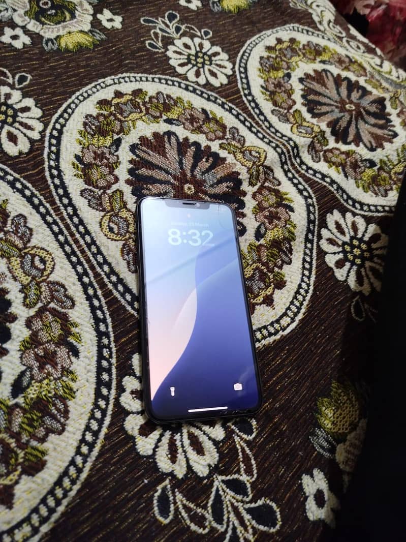 Apple iPhone 11 pro max 2