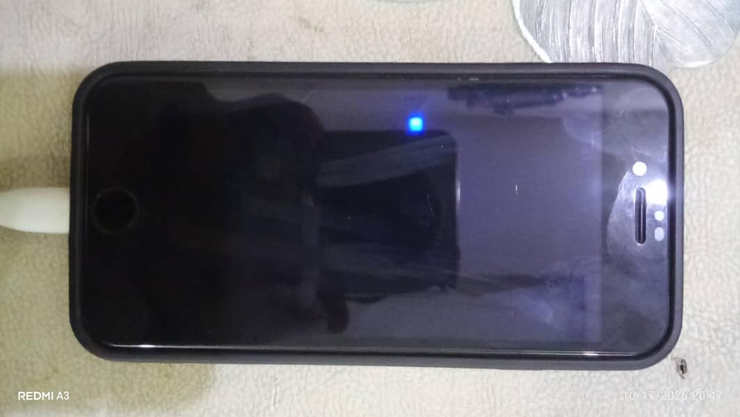 Apple iPhone SE 10