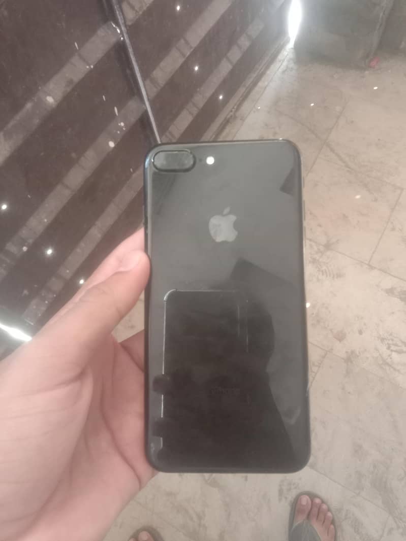 Apple iPhone 7 Plus 1