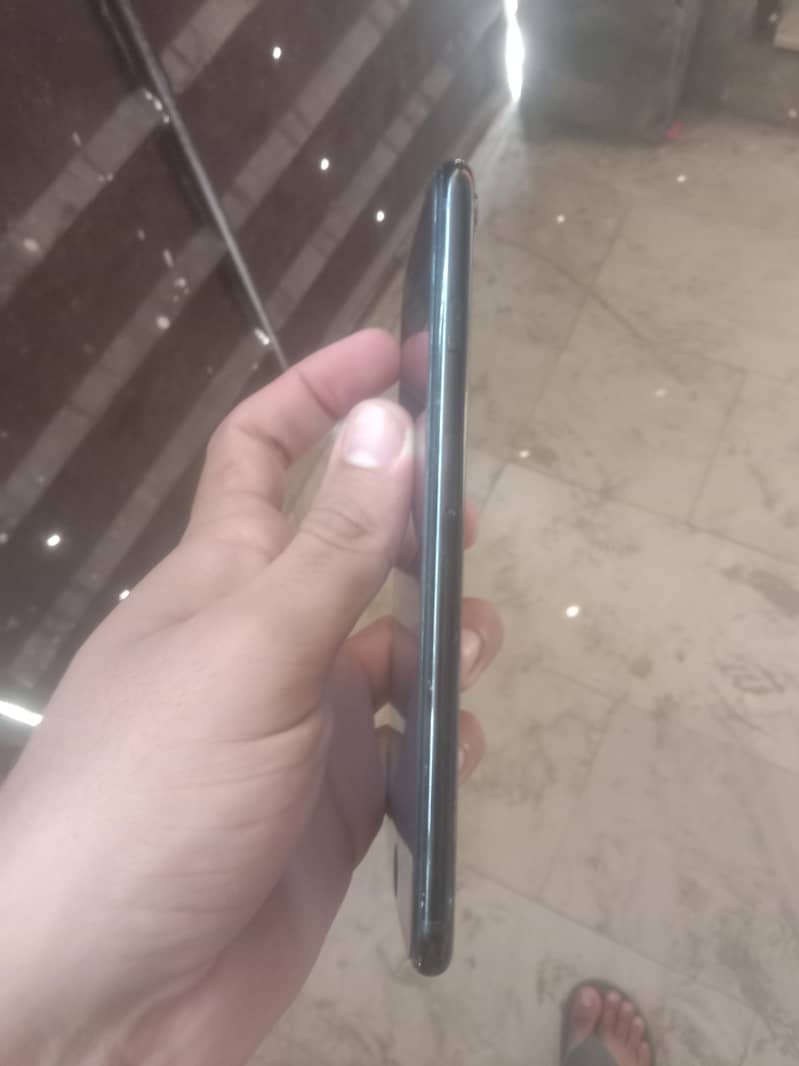 Apple iPhone 7 Plus 5