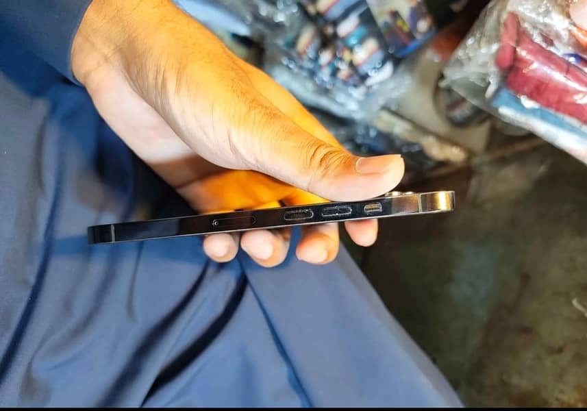 Apple iPhone 13 Pro 2