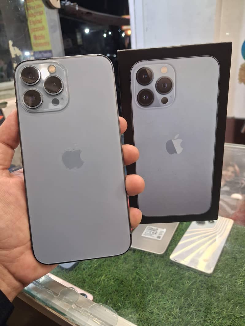 Apple iPhone 13 Pro Max 0