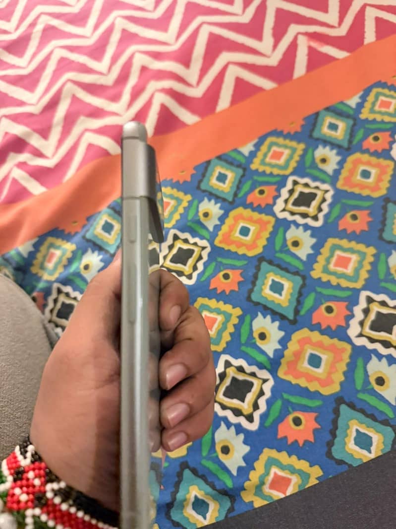 Google Pixel 8 3