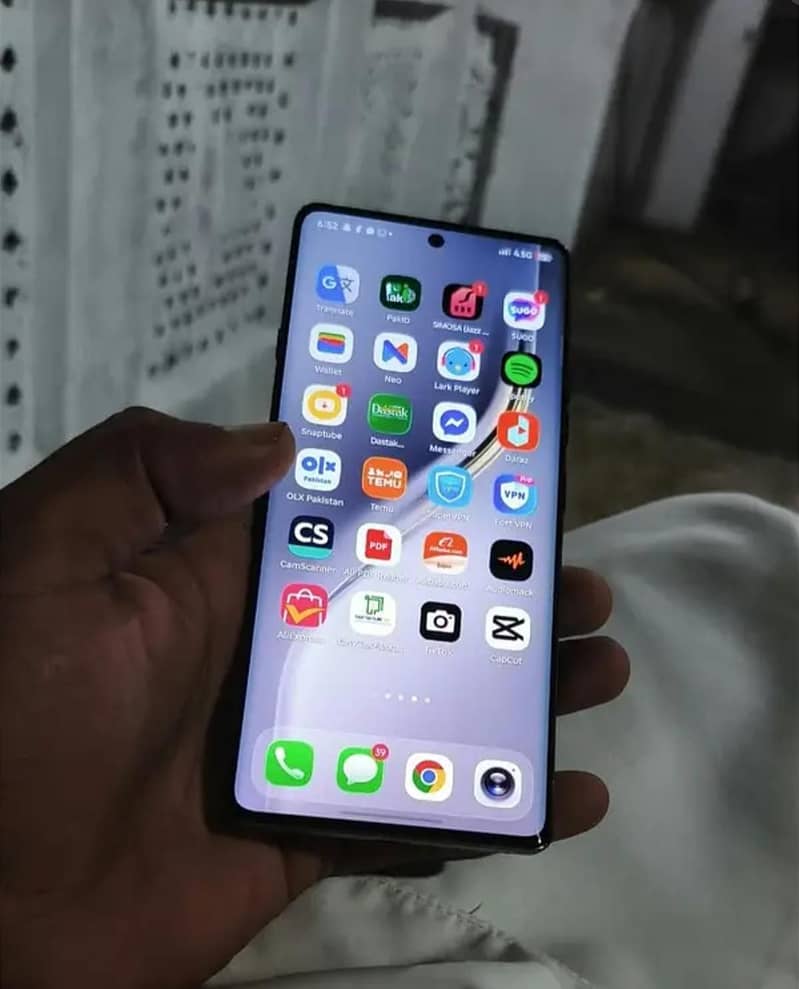 Tecno CAMON 40 Pro with box 3