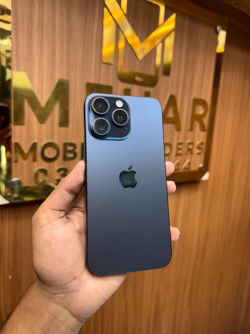 Apple iPhone 15 Pro Max 0