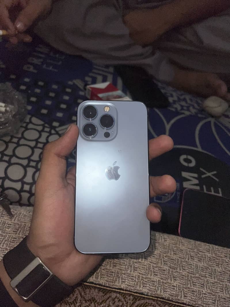 Apple iPhone 13 Pro 4
