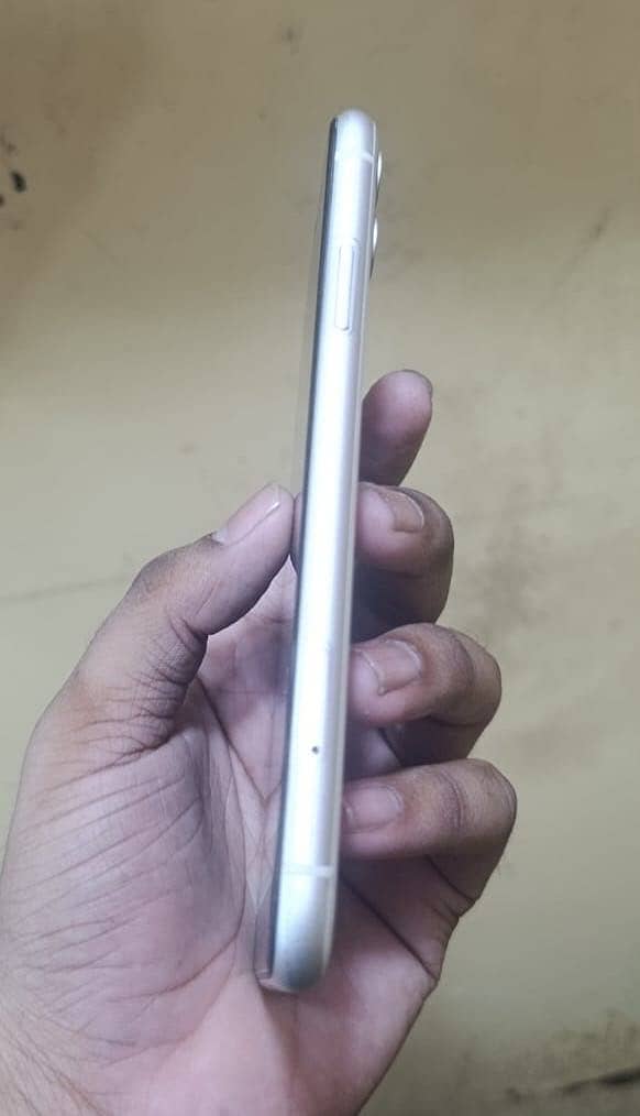 Apple iPhone 11 5