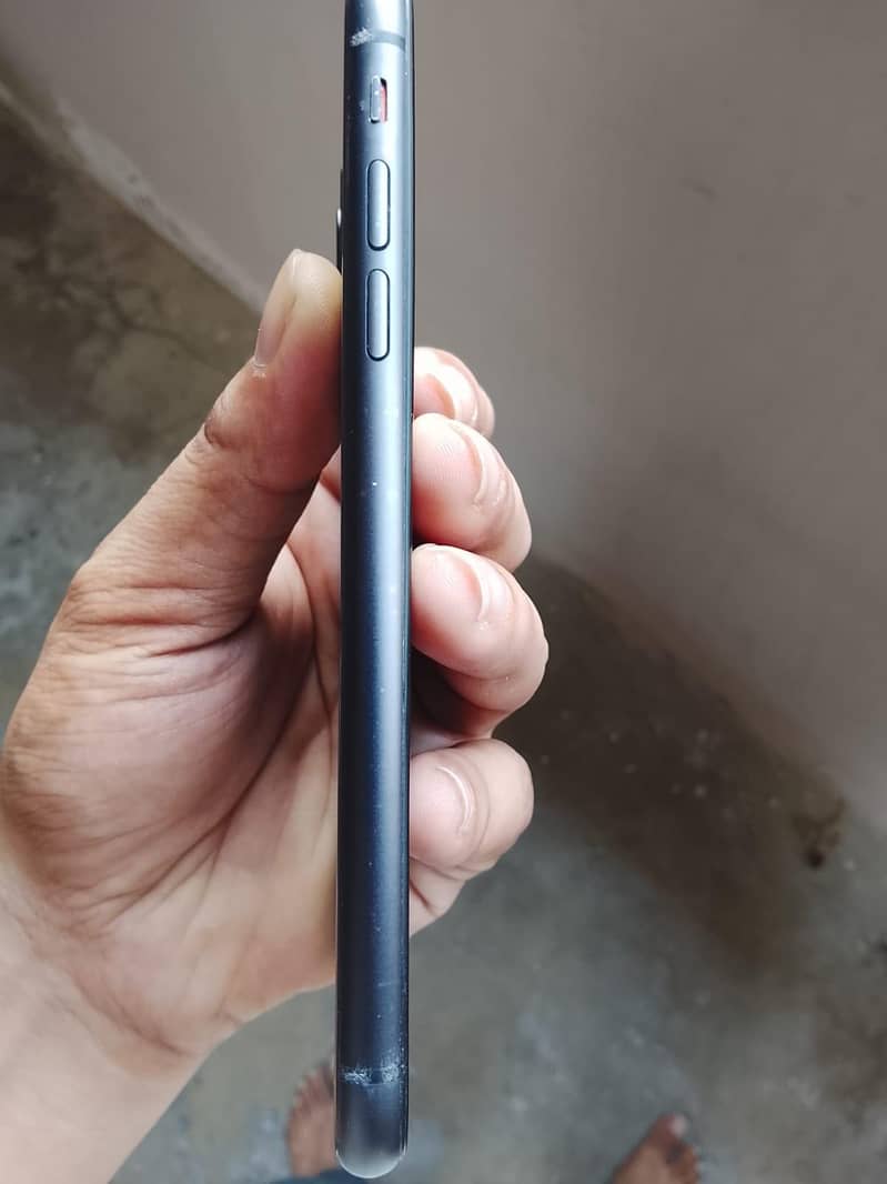 Apple iPhone 11 1