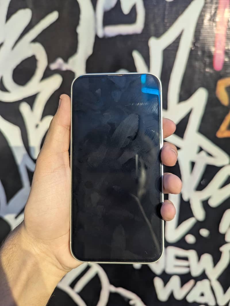 Apple iPhone 13 2