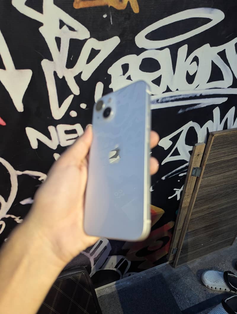 Apple iPhone 13 6