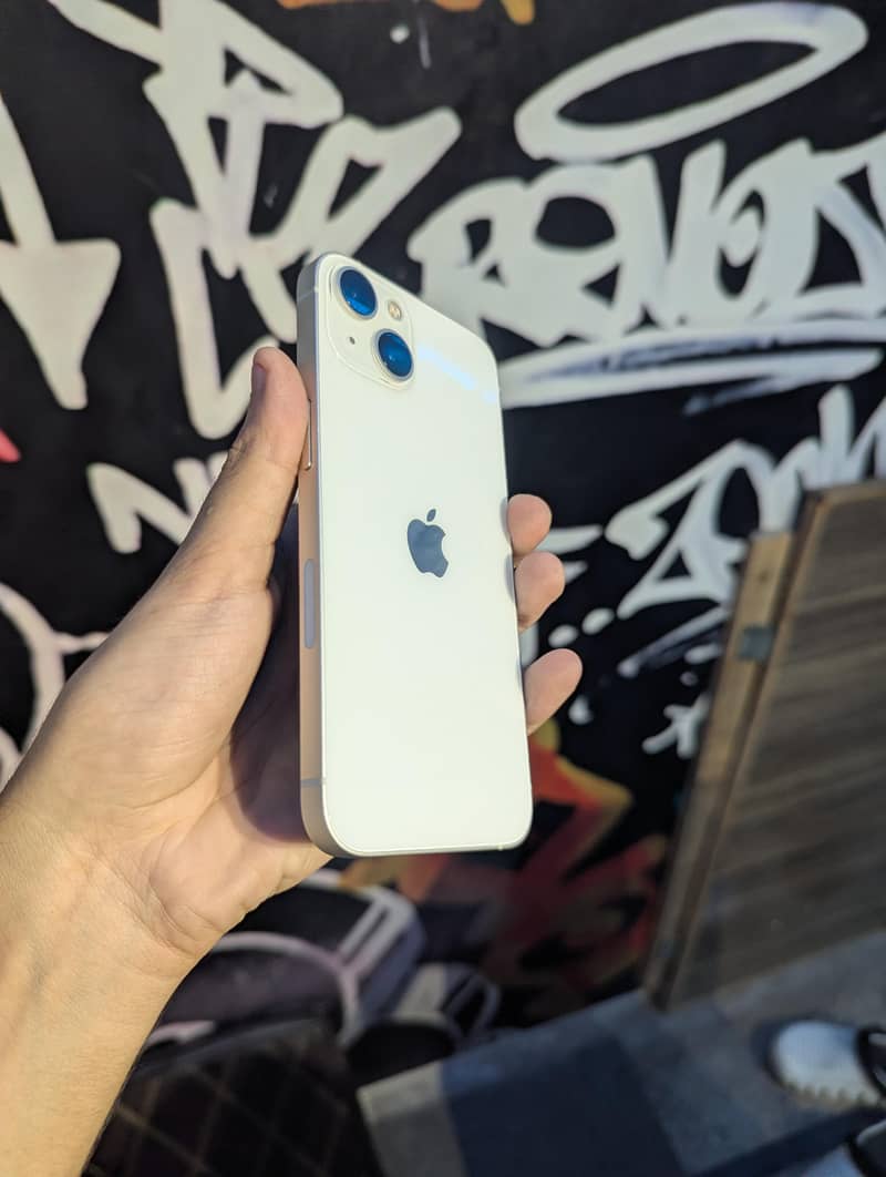 Apple iPhone 13 7