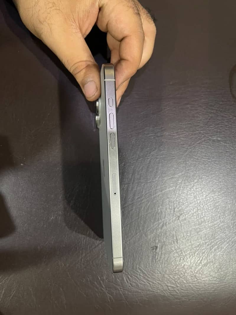Apple iPhone 15 Pro Max 5