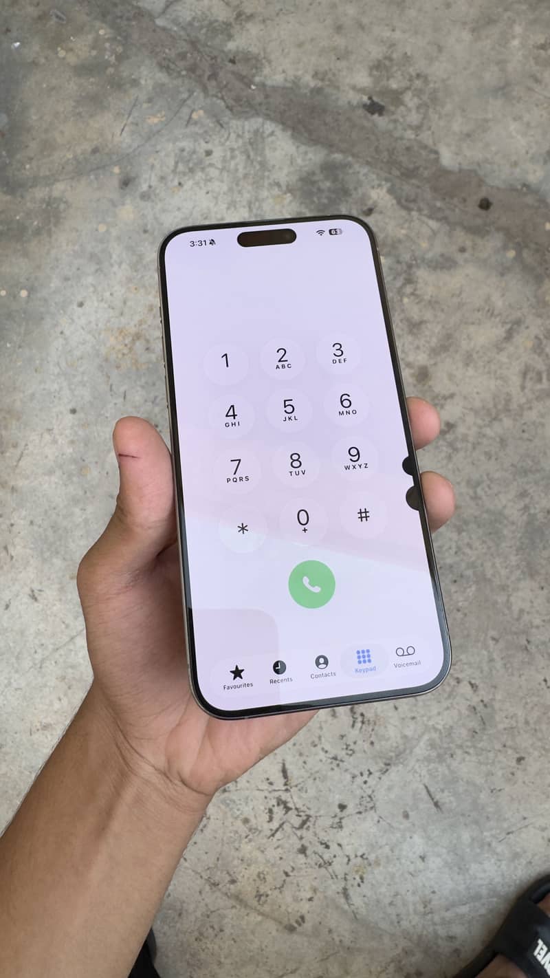 Apple iPhone 15 Pro Max 2