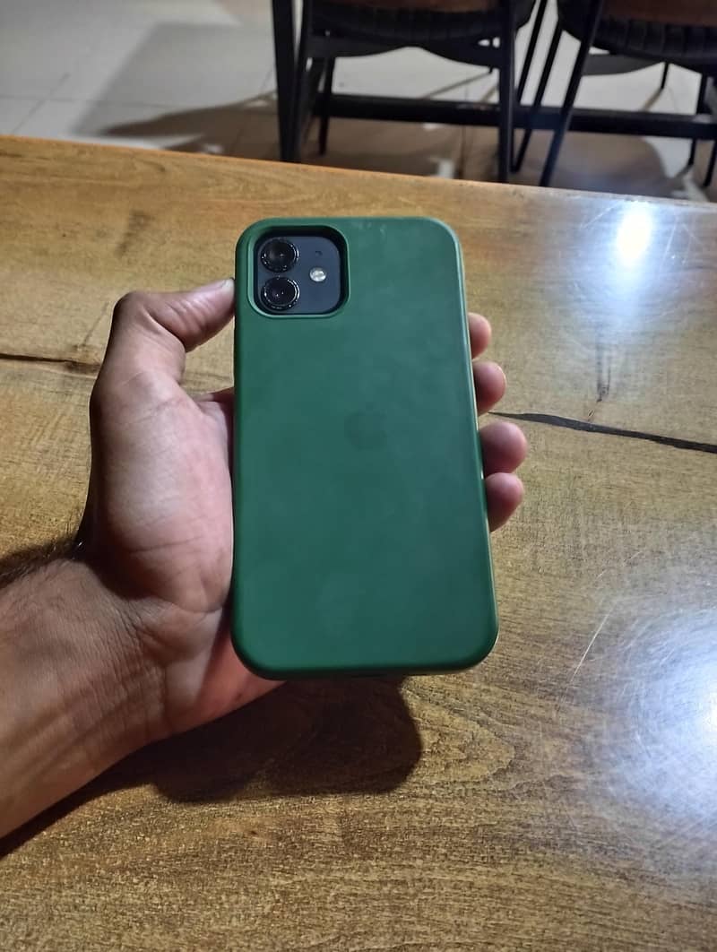 Apple iPhone 12 1