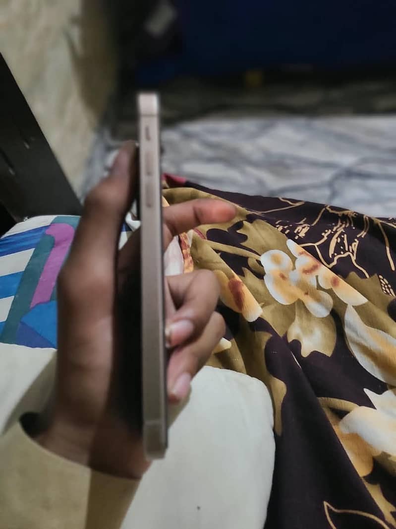 Apple iPhone XR 0