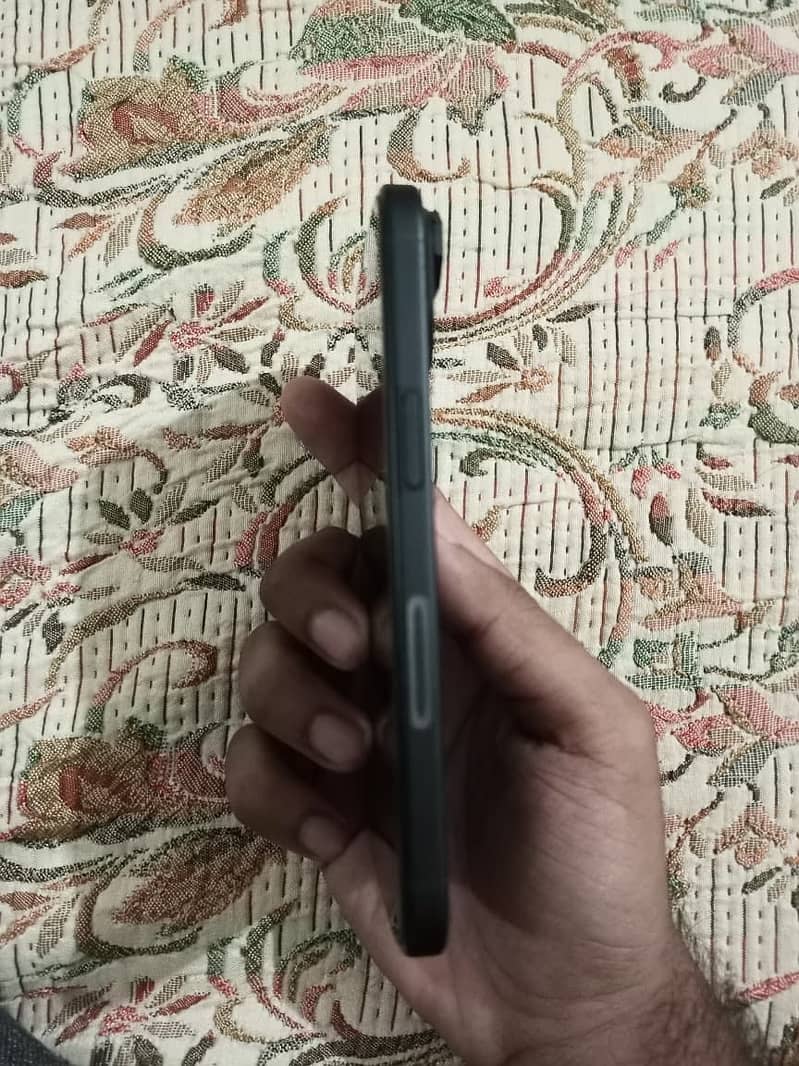 Apple iPhone 15 2