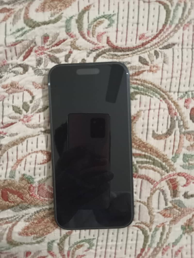 Apple iPhone 15 4