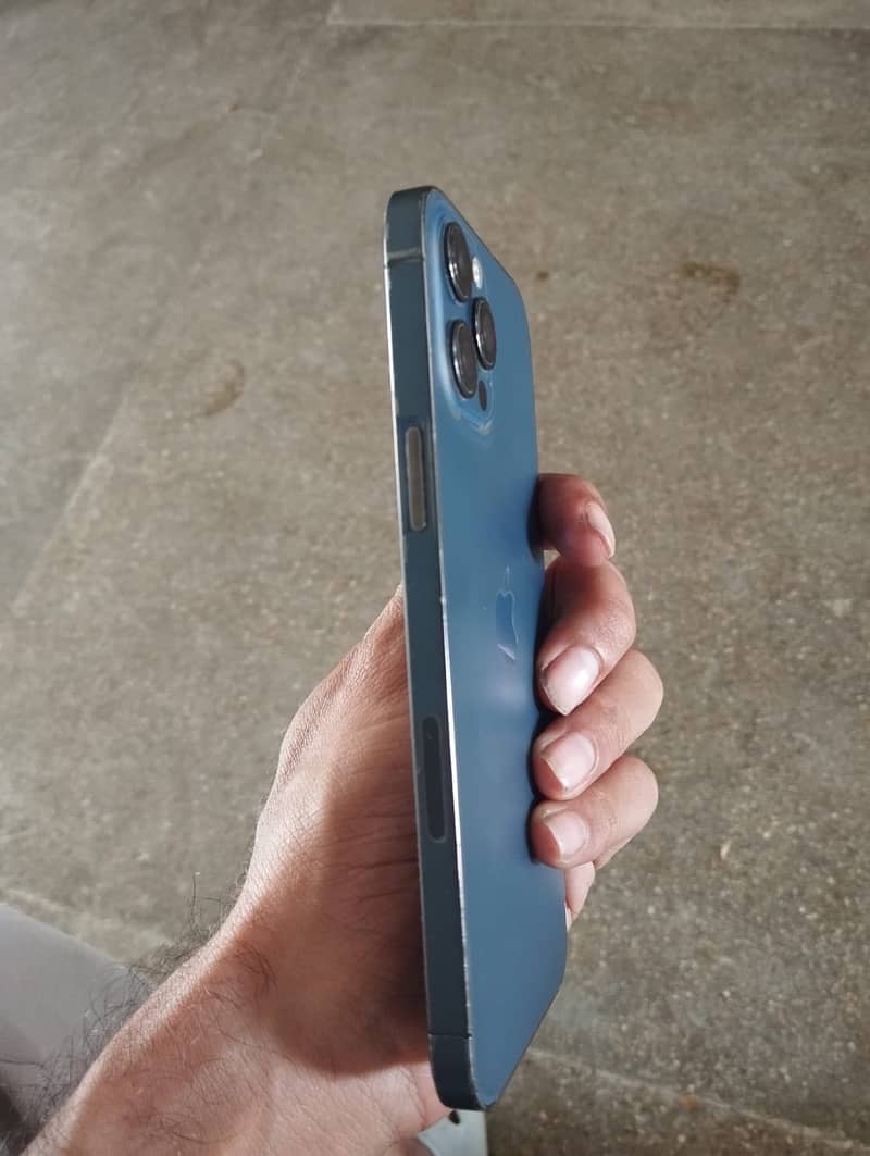 Apple iPhone 12 Pro Max 4