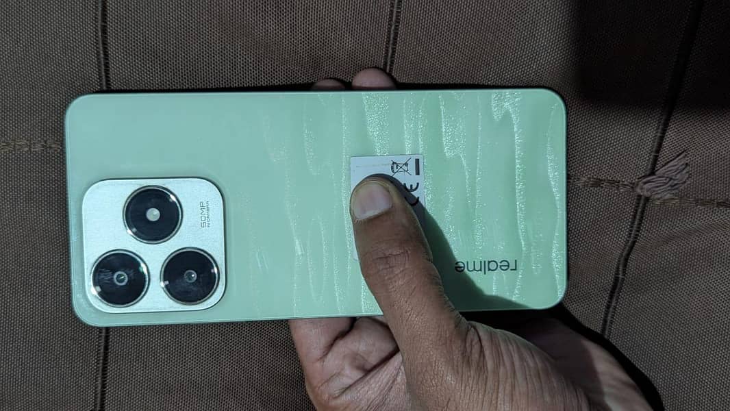 Realme C63 0